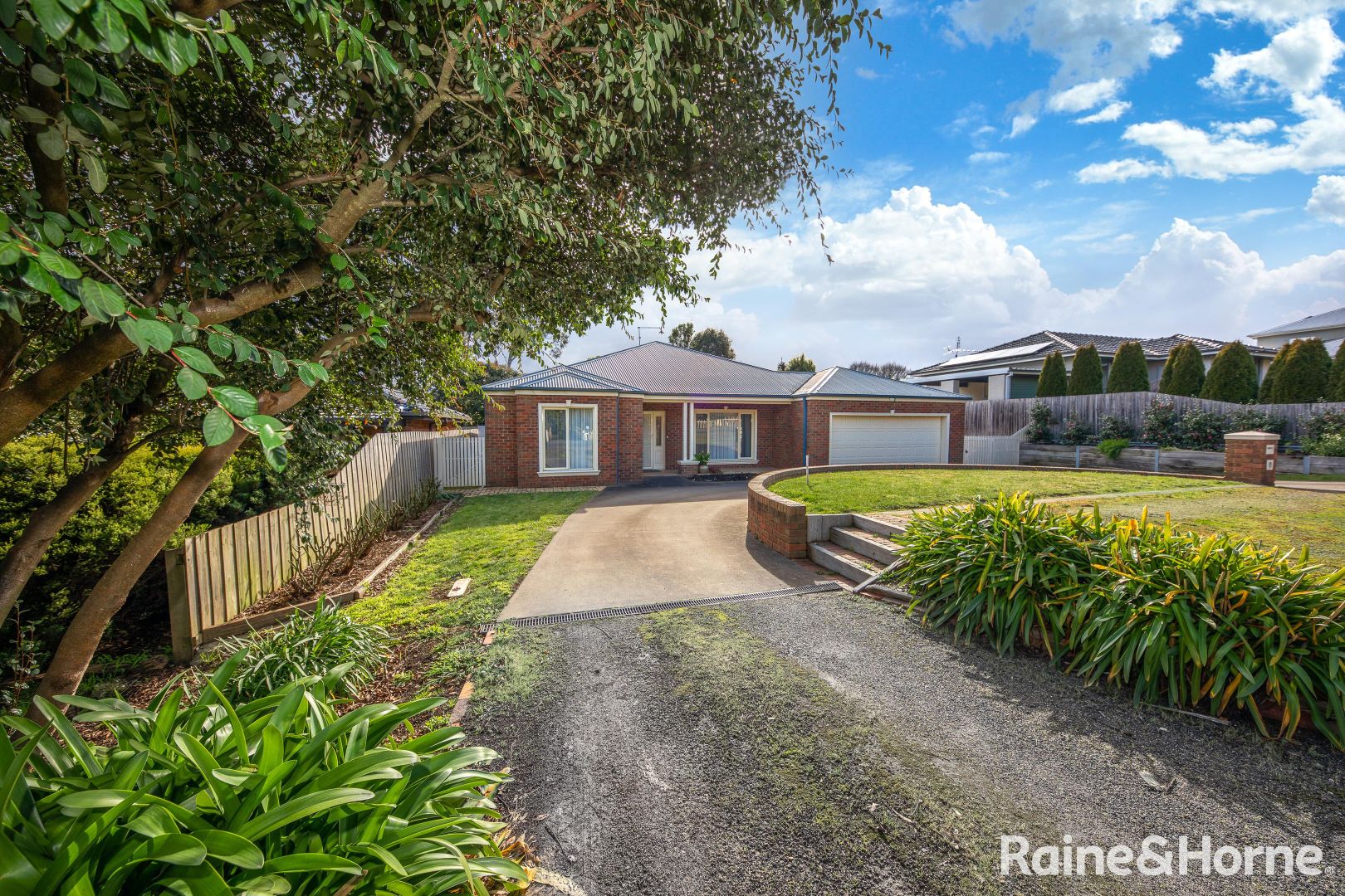 4 Daly Street, Gisborne VIC 3437, Image 2