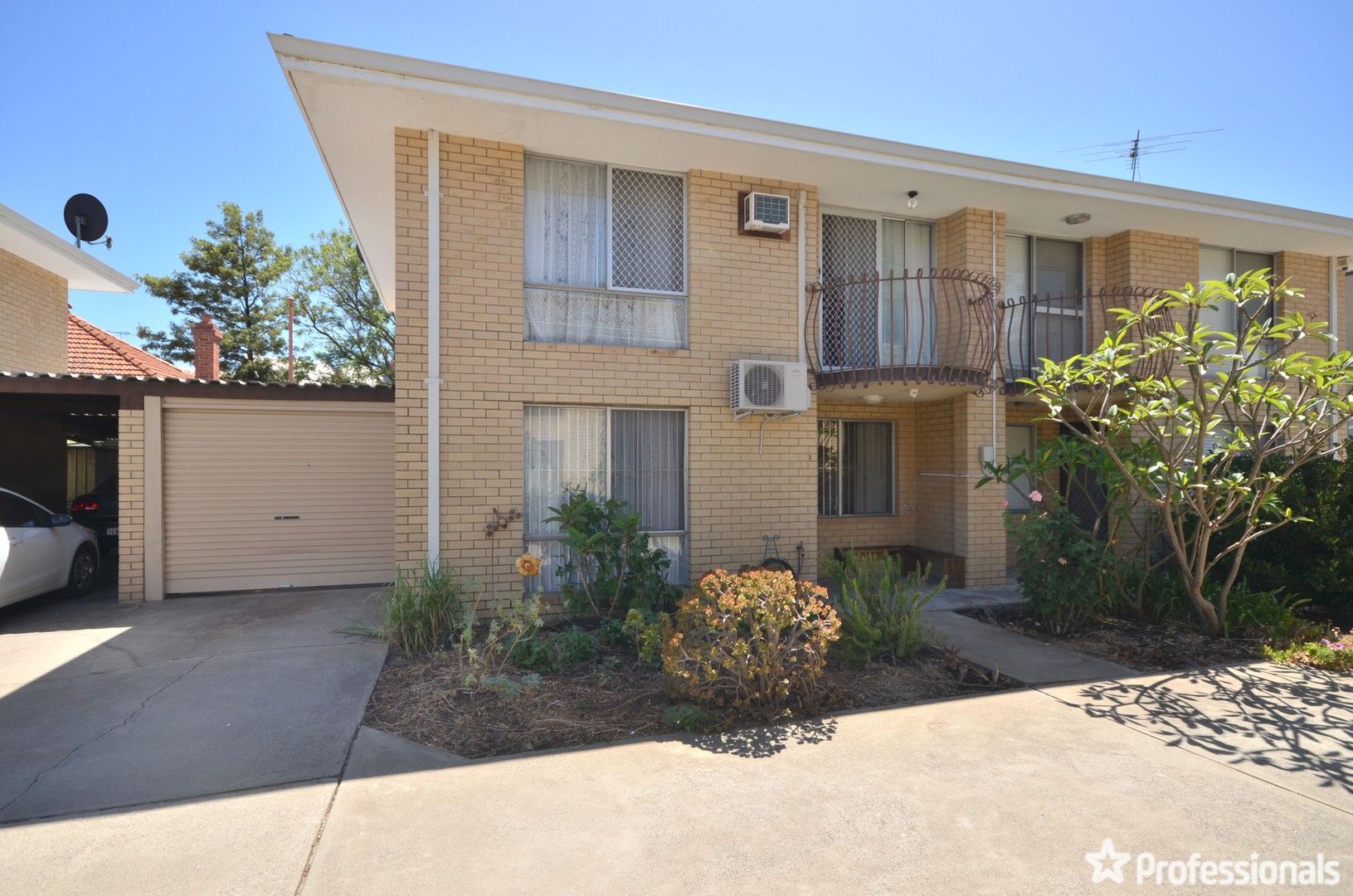 3 bedrooms Townhouse in 3/36 King George Street VICTORIA PARK WA, 6100