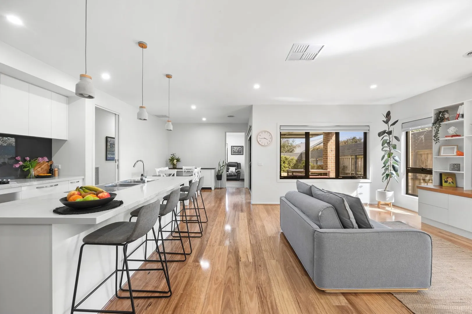 Family, Inviting, Locale - View 2