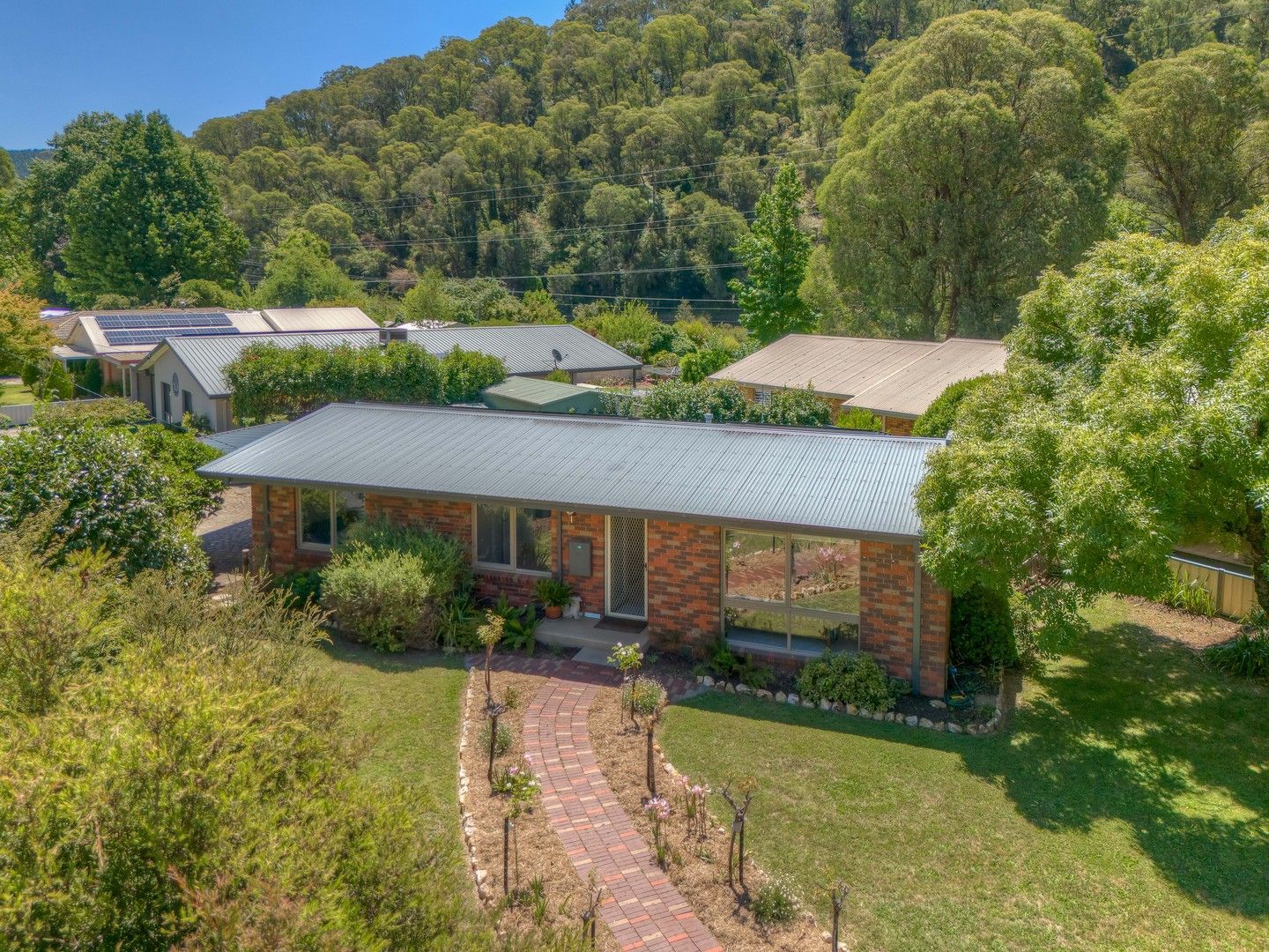 45 Hawthorn Lane, Bright VIC 3741, Image 0