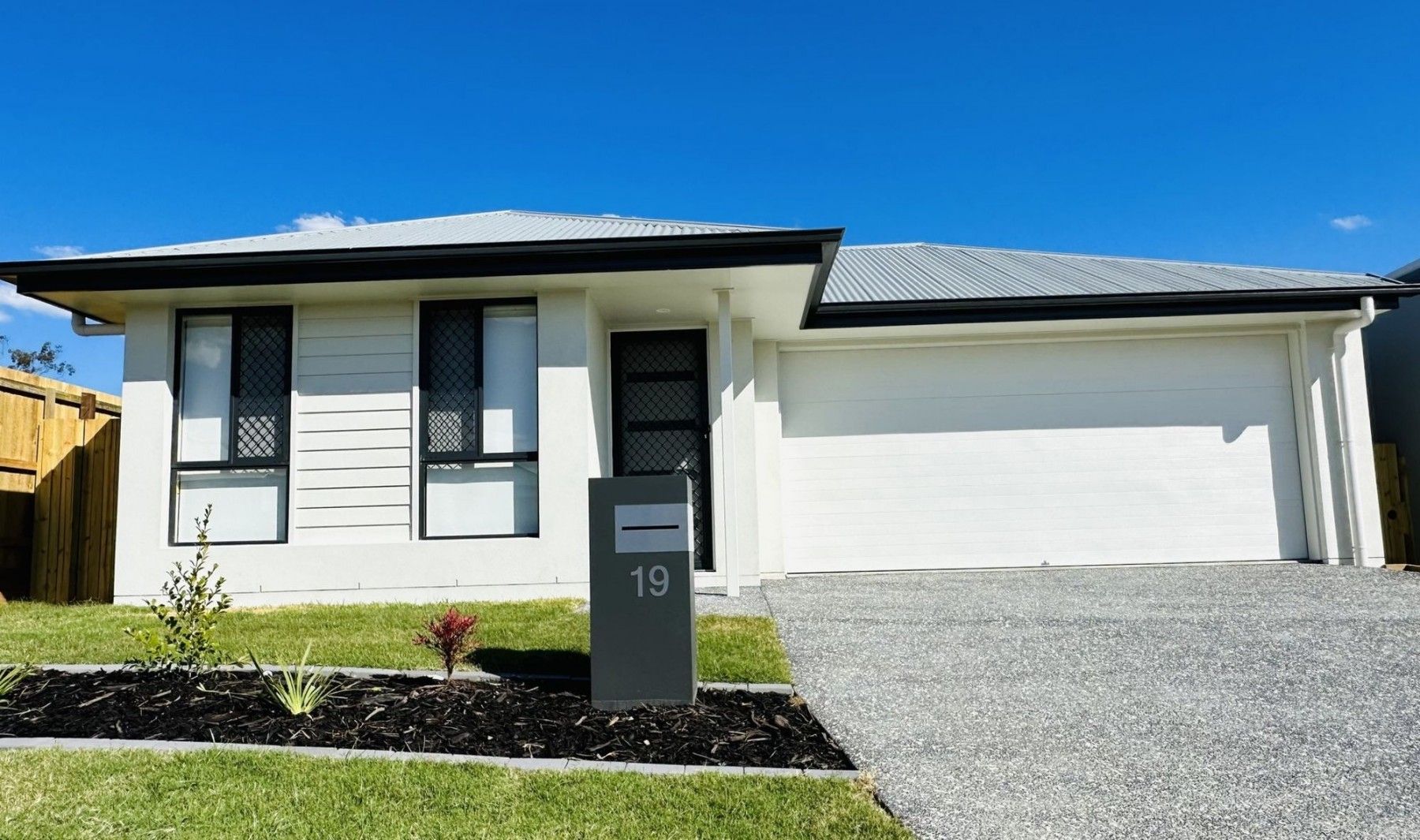 4 bedrooms House in 19 Serendipity Street MORAYFIELD QLD, 4506