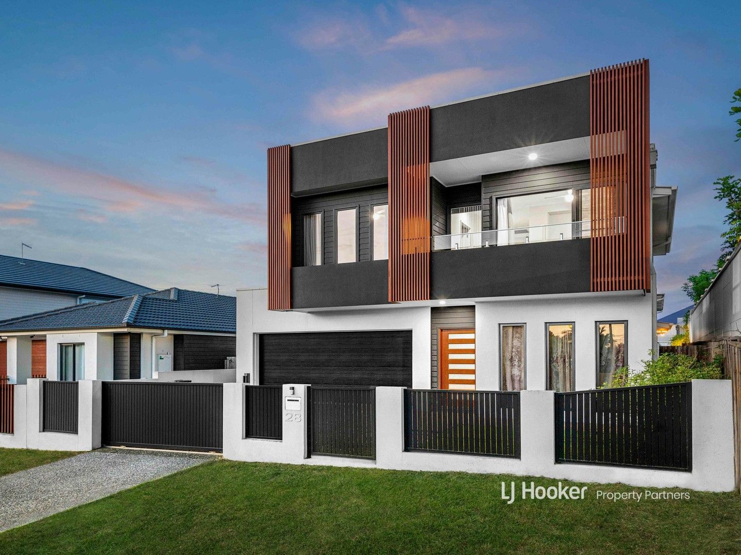 4 bedrooms House in 28 Lux Place ROCHEDALE QLD, 4123