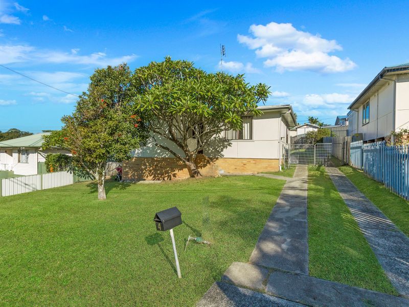 4 Cary Crescent, Springfield NSW 2250, Image 0