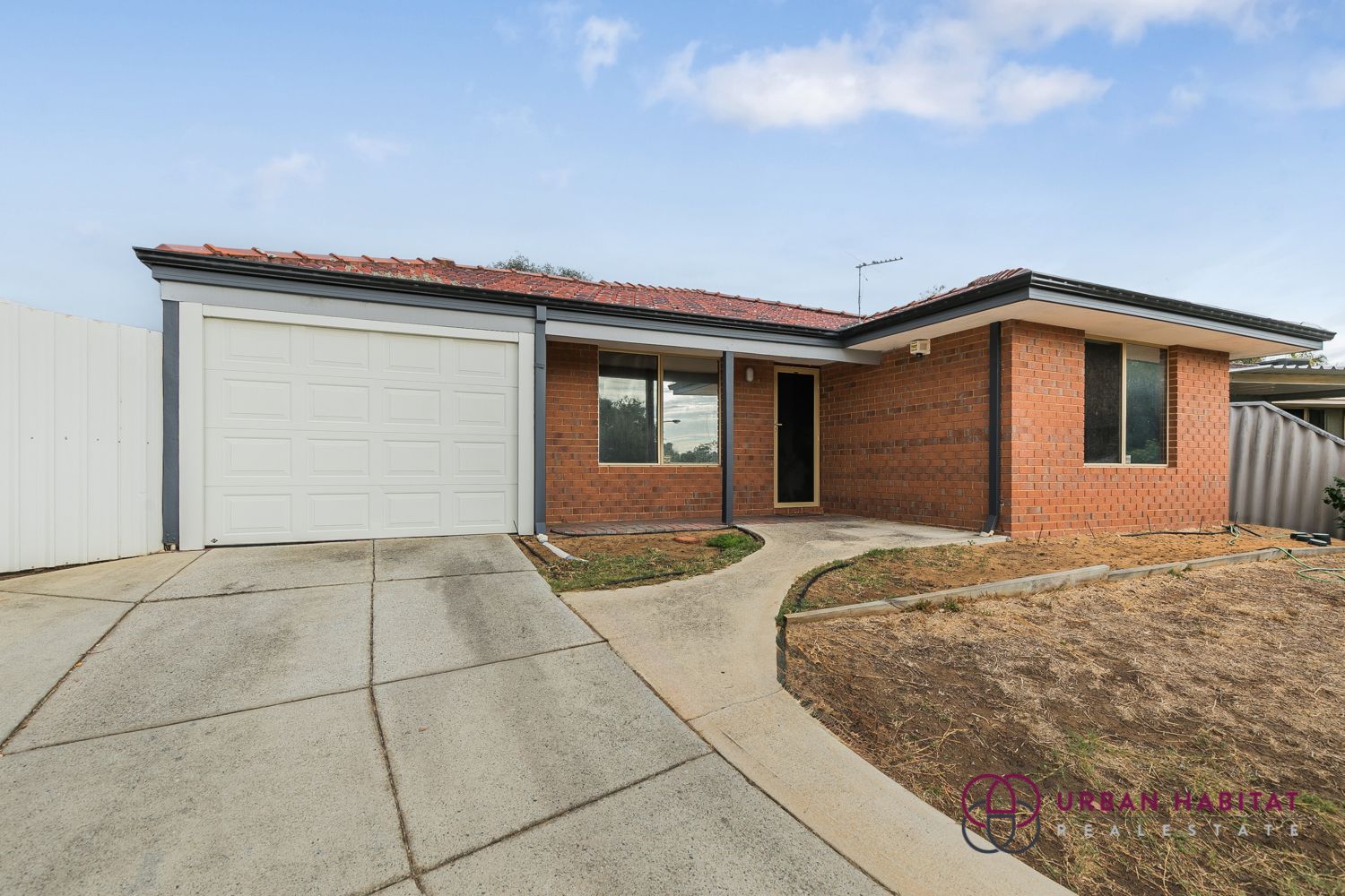 4 bedrooms House in 9 Dixon Mews LEDA WA, 6170