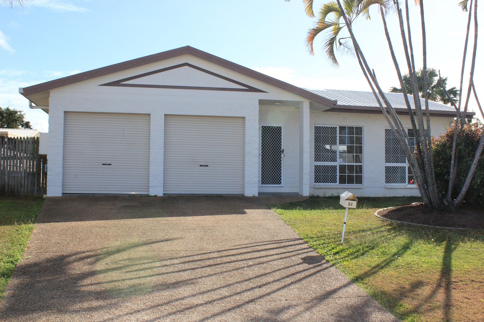 3 bedrooms House in 51 Raintree Way THURINGOWA CENTRAL QLD, 4817