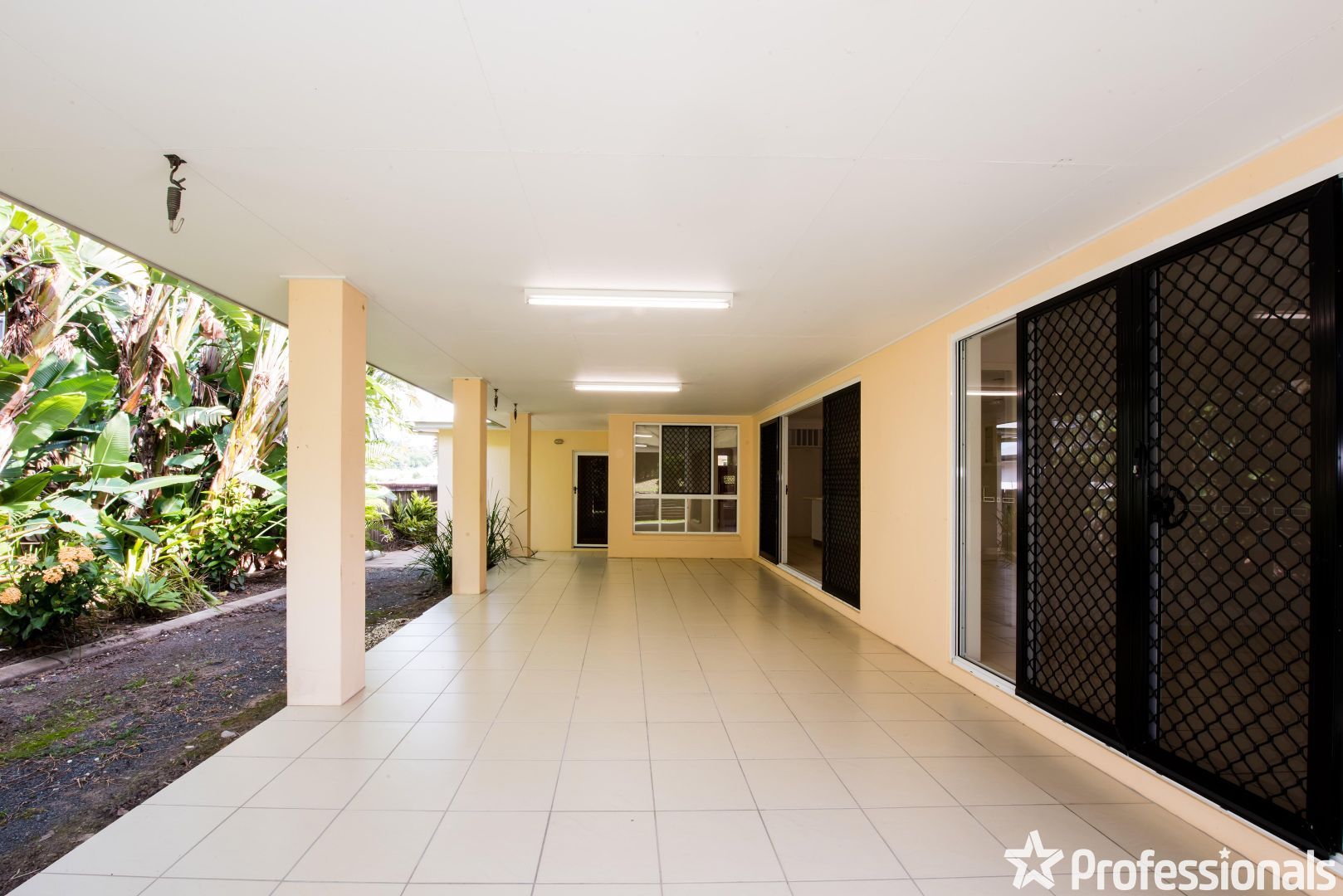 124 Dawson Boulevard, Rural View QLD 4740, Image 2