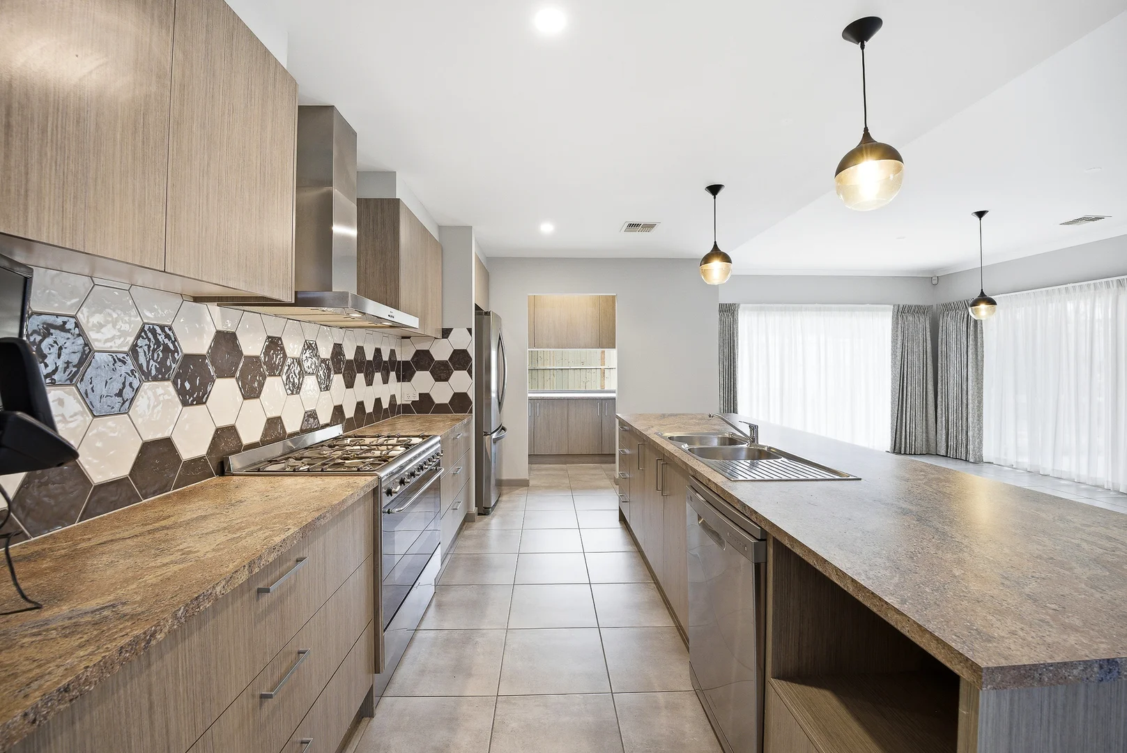 Additional image 2 of 32 Cutler Avenue, Keysborough VIC 3173