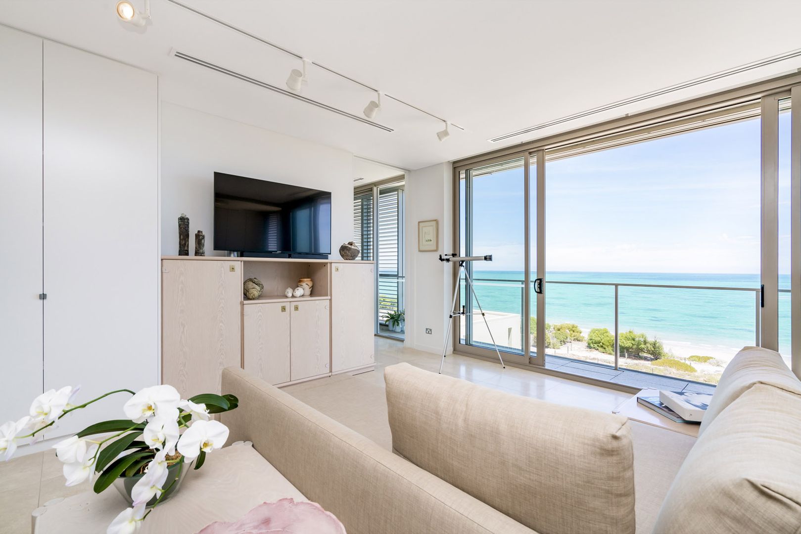 15/23 Ocean Drive, North Coogee WA 6163, Image 2