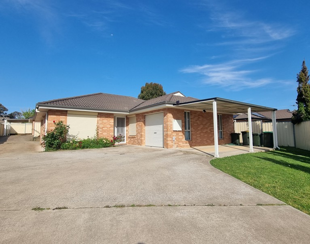 1/13 Lachlan Close, Young NSW 2594