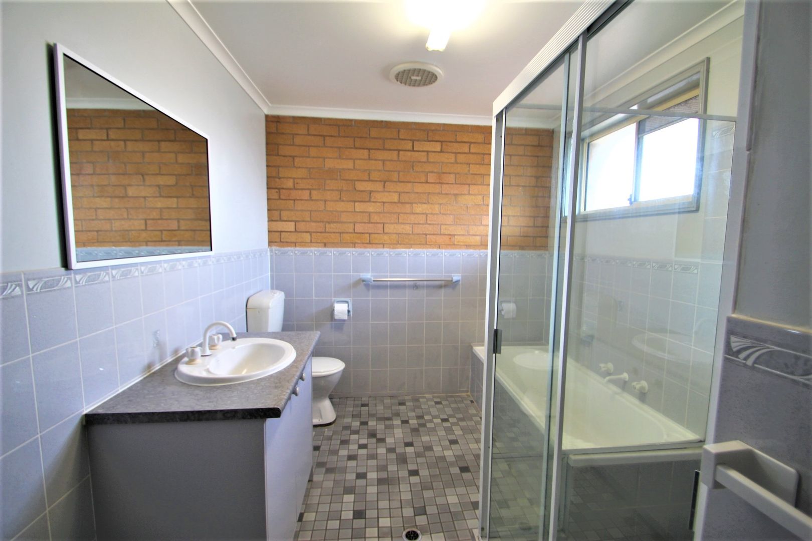 Bailey Close, Singleton NSW 2330 3 beds townhouse for Rent, 400