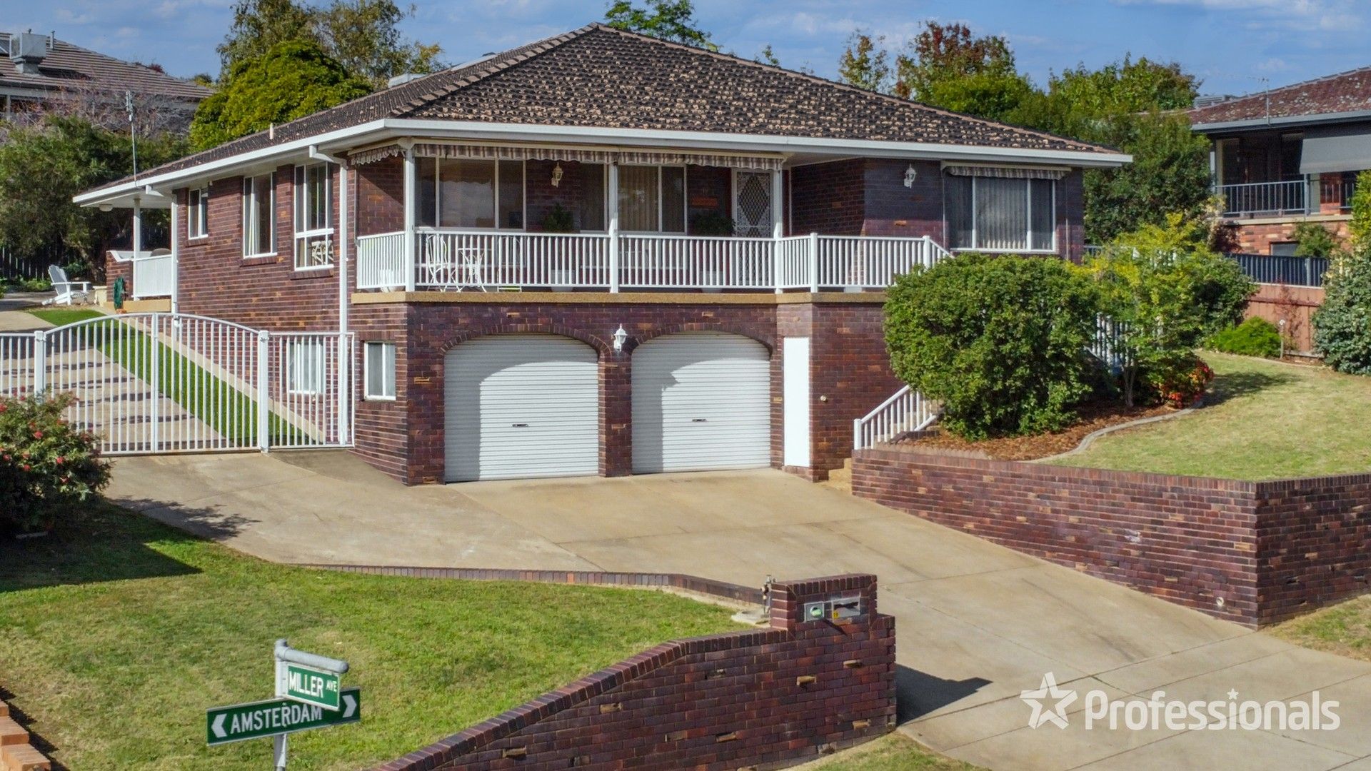 19 AMSTERDAM CRESENT, Tolland NSW 2650, Image 0