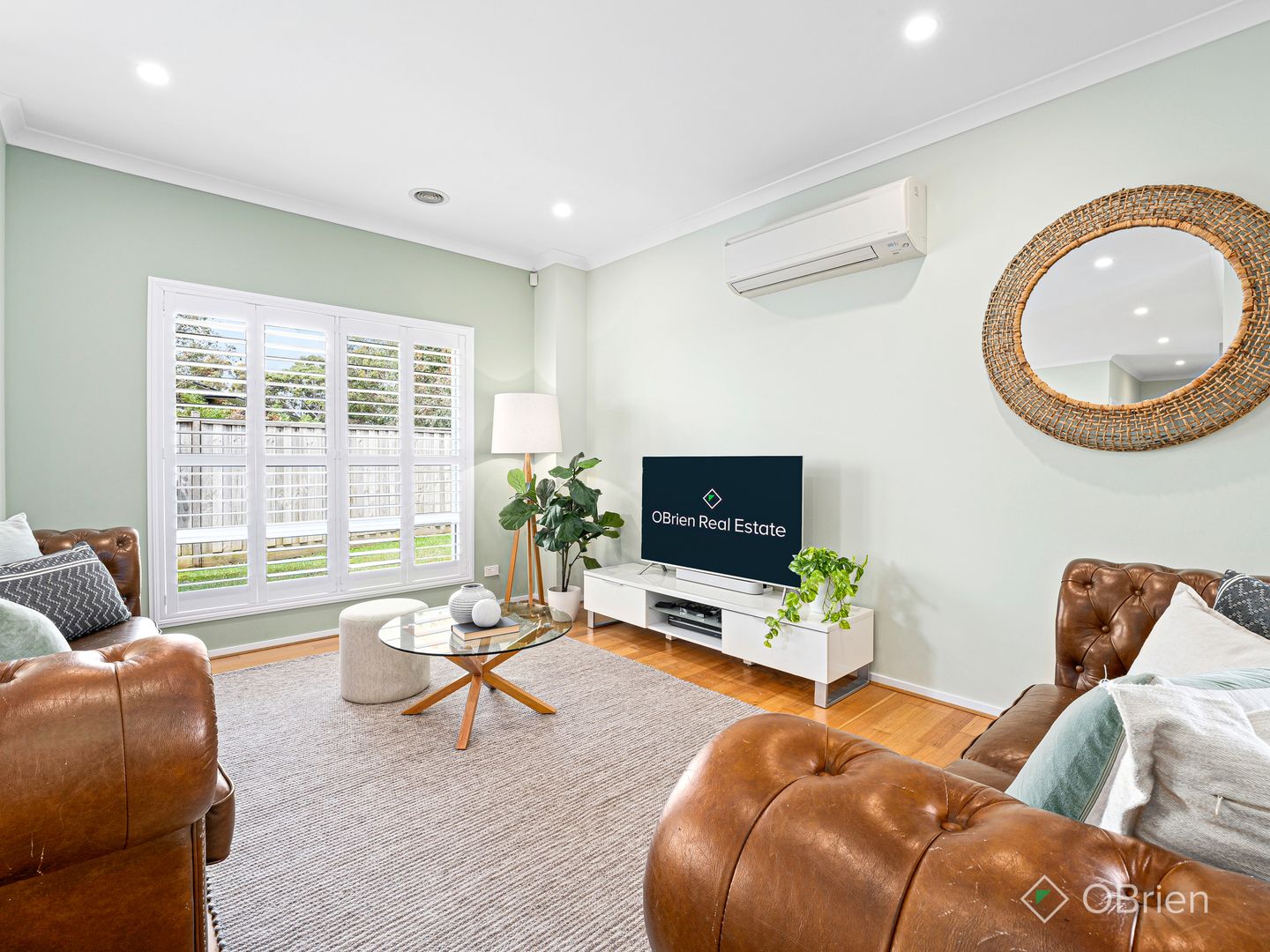 10/2 Barton Drive, Sandhurst VIC 3977, Image 2