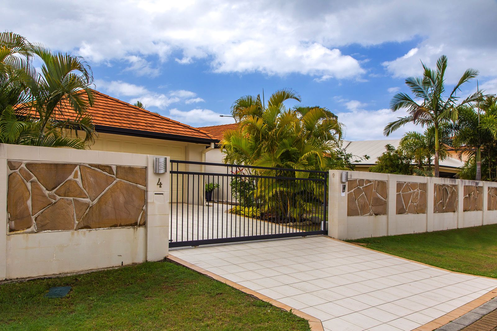 4 Whitby Pl, Pelican Waters QLD 4551, Image 1