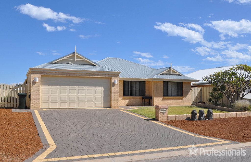 4 bedrooms House in 10 Topsail Street DRUMMOND COVE WA, 6532