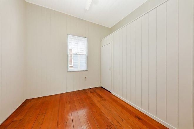 25 Lower Clifton Terrace Red Hill 4059 - Image 6