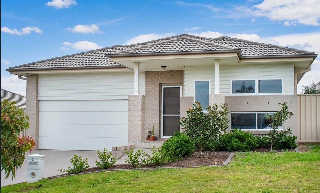 4 bedrooms House in 7 Portabello Close THORNTON NSW, 2322