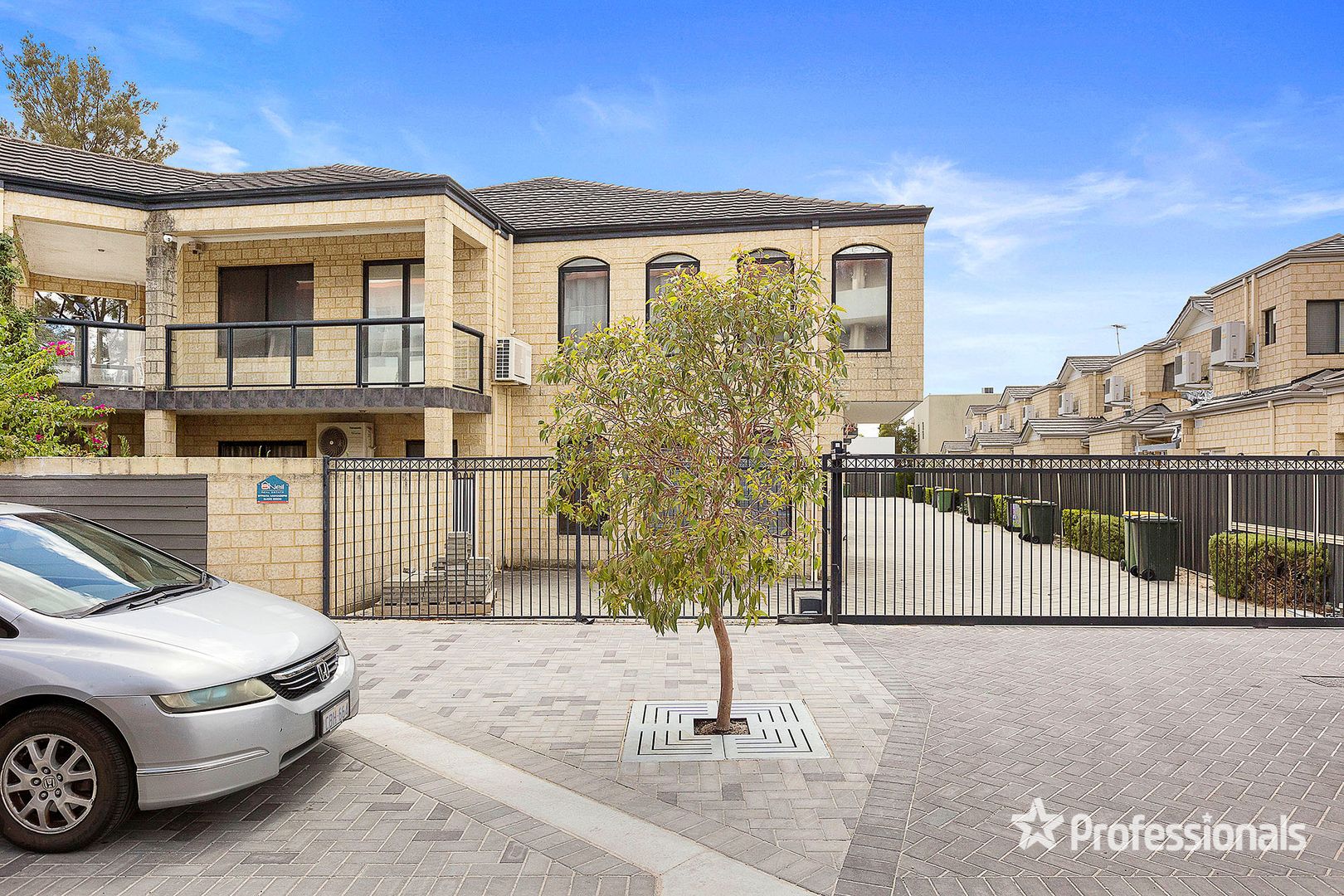 8/10 Leila Street, Cannington WA 6107, Image 1