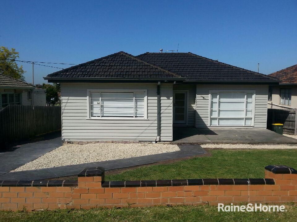 4 bedrooms House in 13 McMahons Road COBURG NORTH VIC, 3058