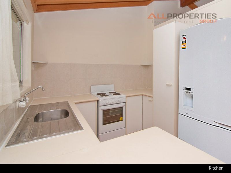 32 Vergulde Road, Regents Park QLD 4118 - House For Rent | Domain