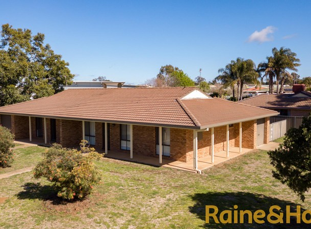 1 Halley Place, Dubbo NSW 2830