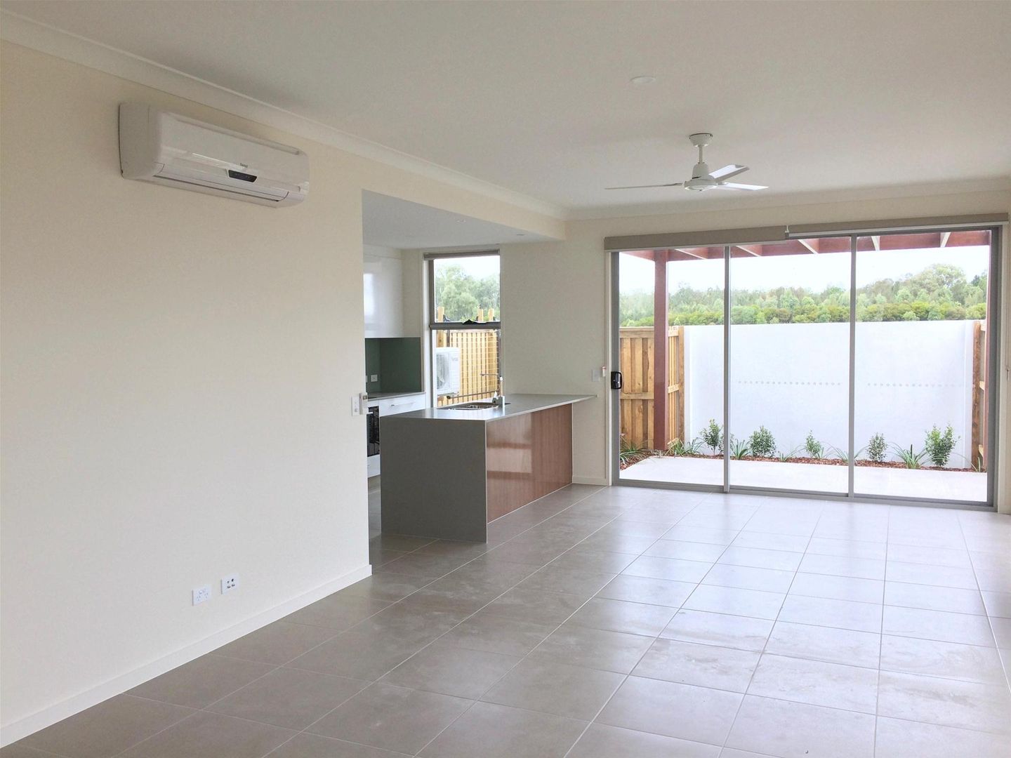 17/1 Waters Close, Hope Island QLD 4212, Image 2