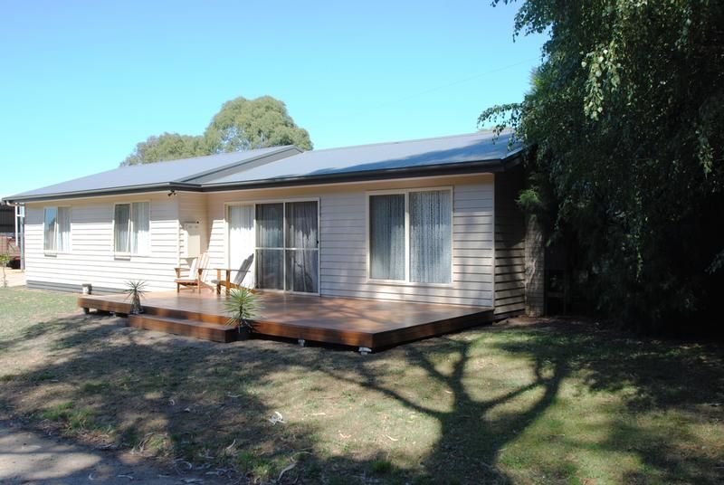 245 DENHAMS ROAD, Hallston VIC 3953, Image 2