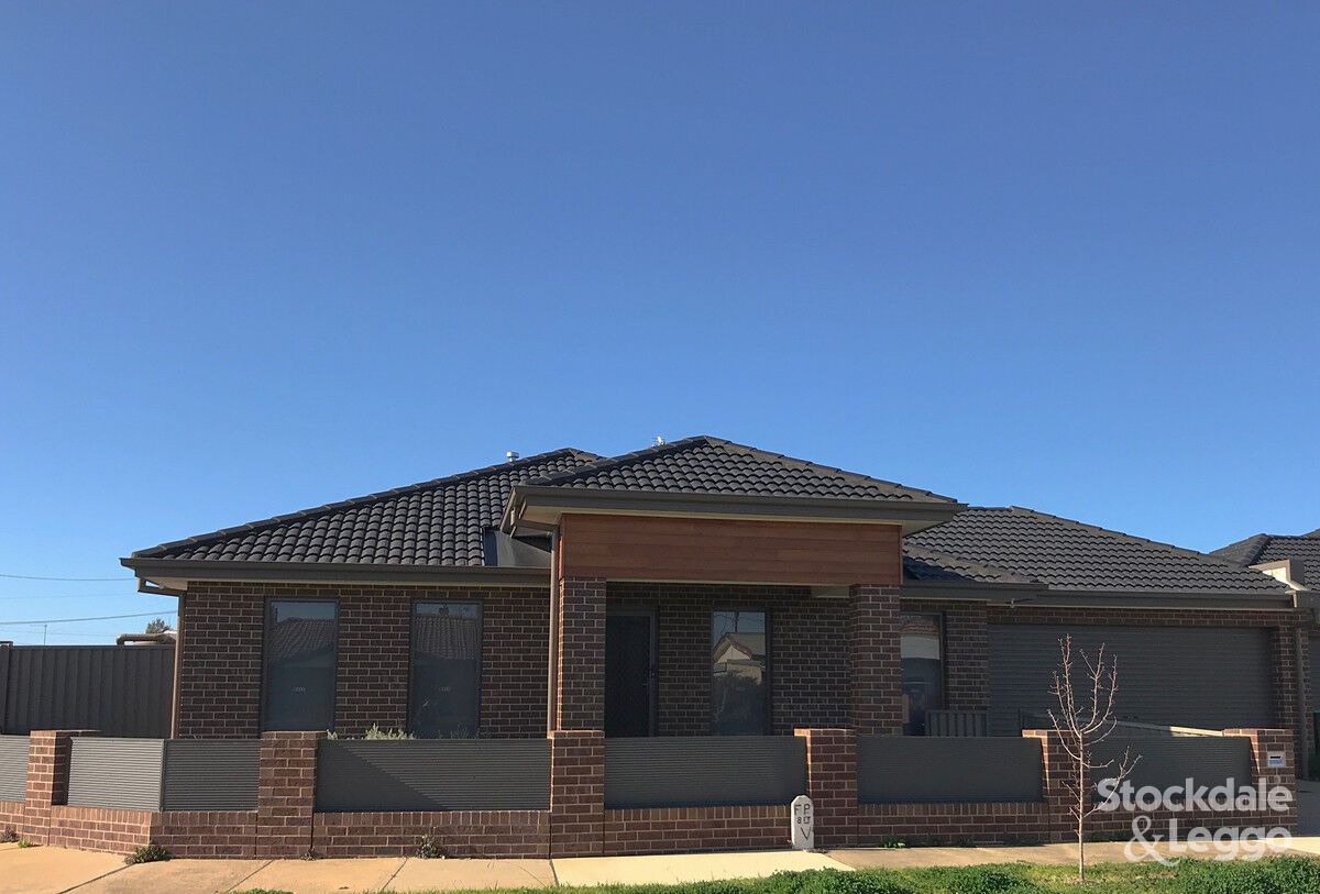 3 bedrooms Townhouse in 1/15 Michel Street SHEPPARTON VIC, 3630