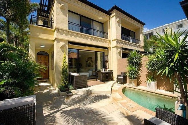 Picture of 1/52 Cronin Avenue, MAIN BEACH QLD 4217