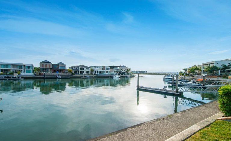 44 The Sovereign Mile, Paradise Point QLD 4216, Image 2