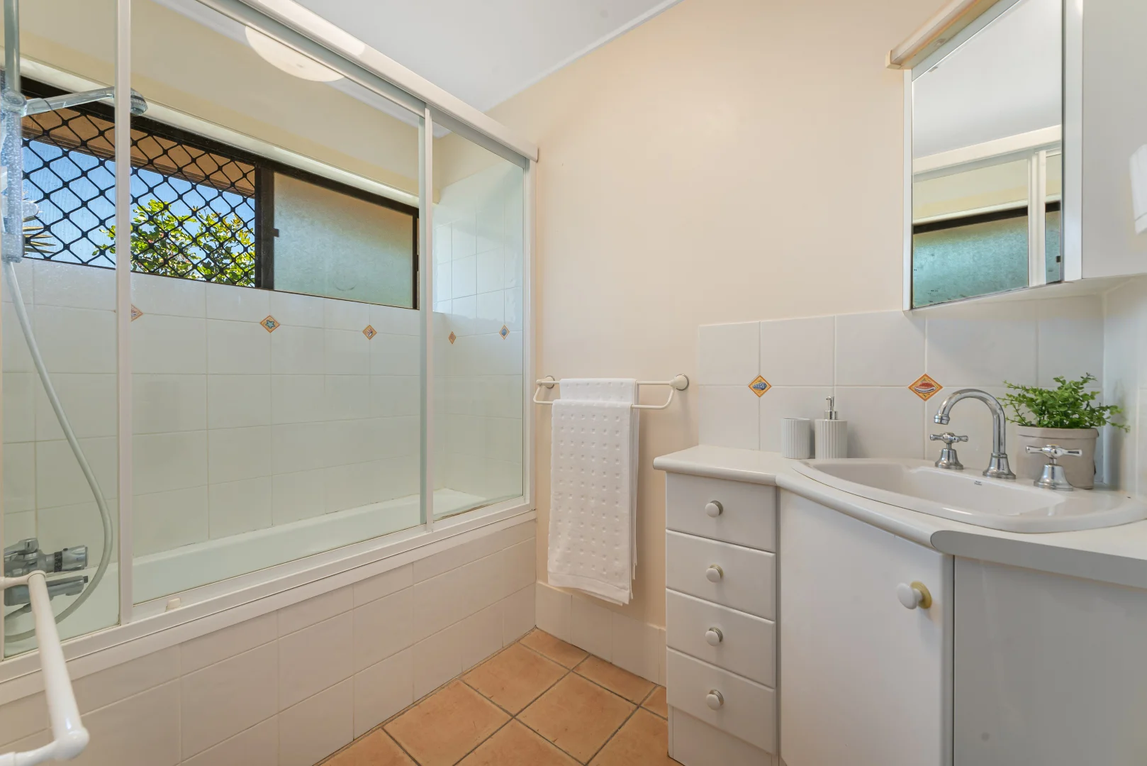 Additional image 9 of 1A Acworth Street, Kenmore QLD 4069