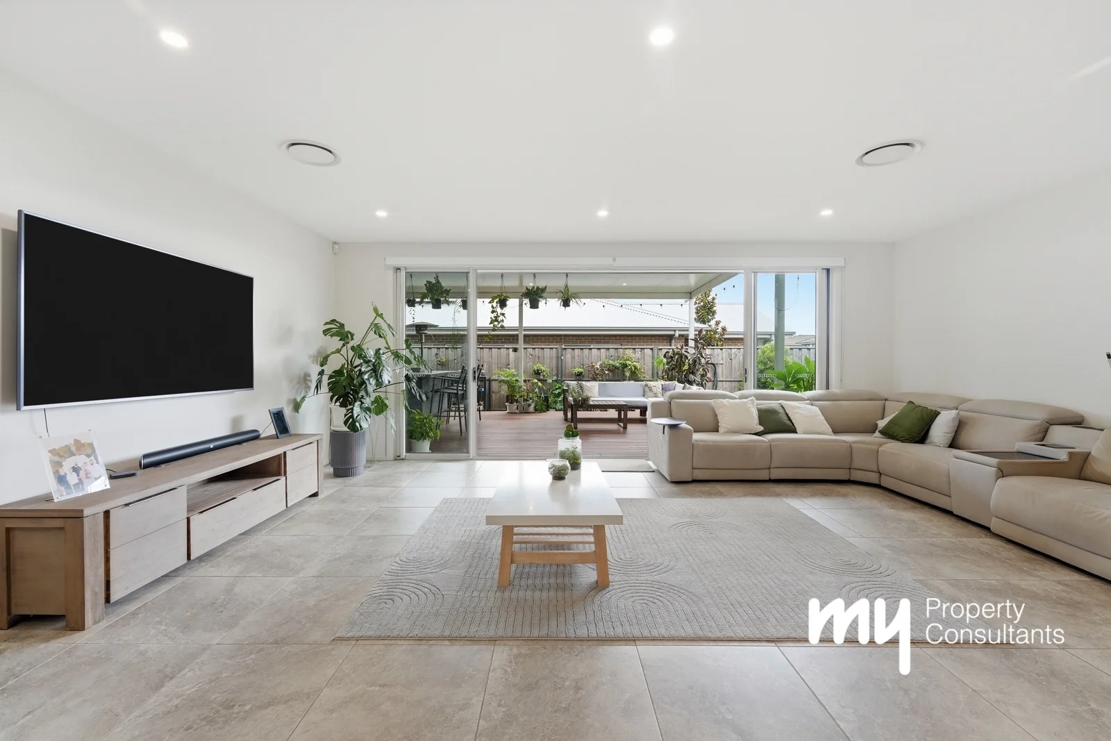 Additional image 13 of 127 Pleasant Circuit, Gledswood Hills NSW 2557