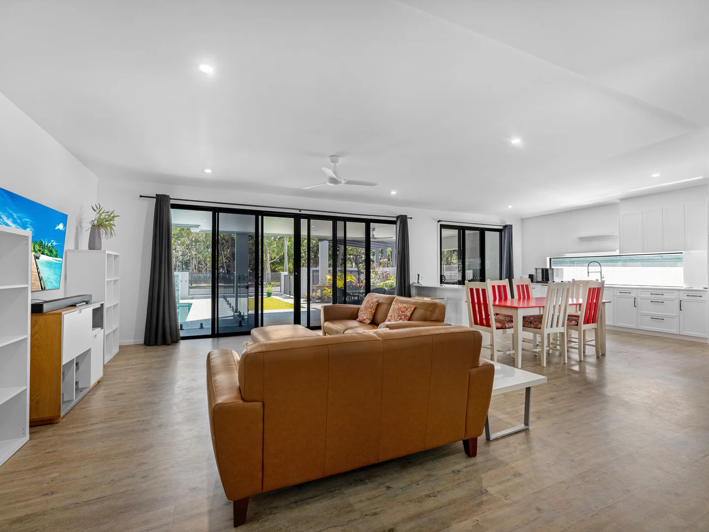 Additional image 13 of 527 Esplanade, Urangan QLD 4655