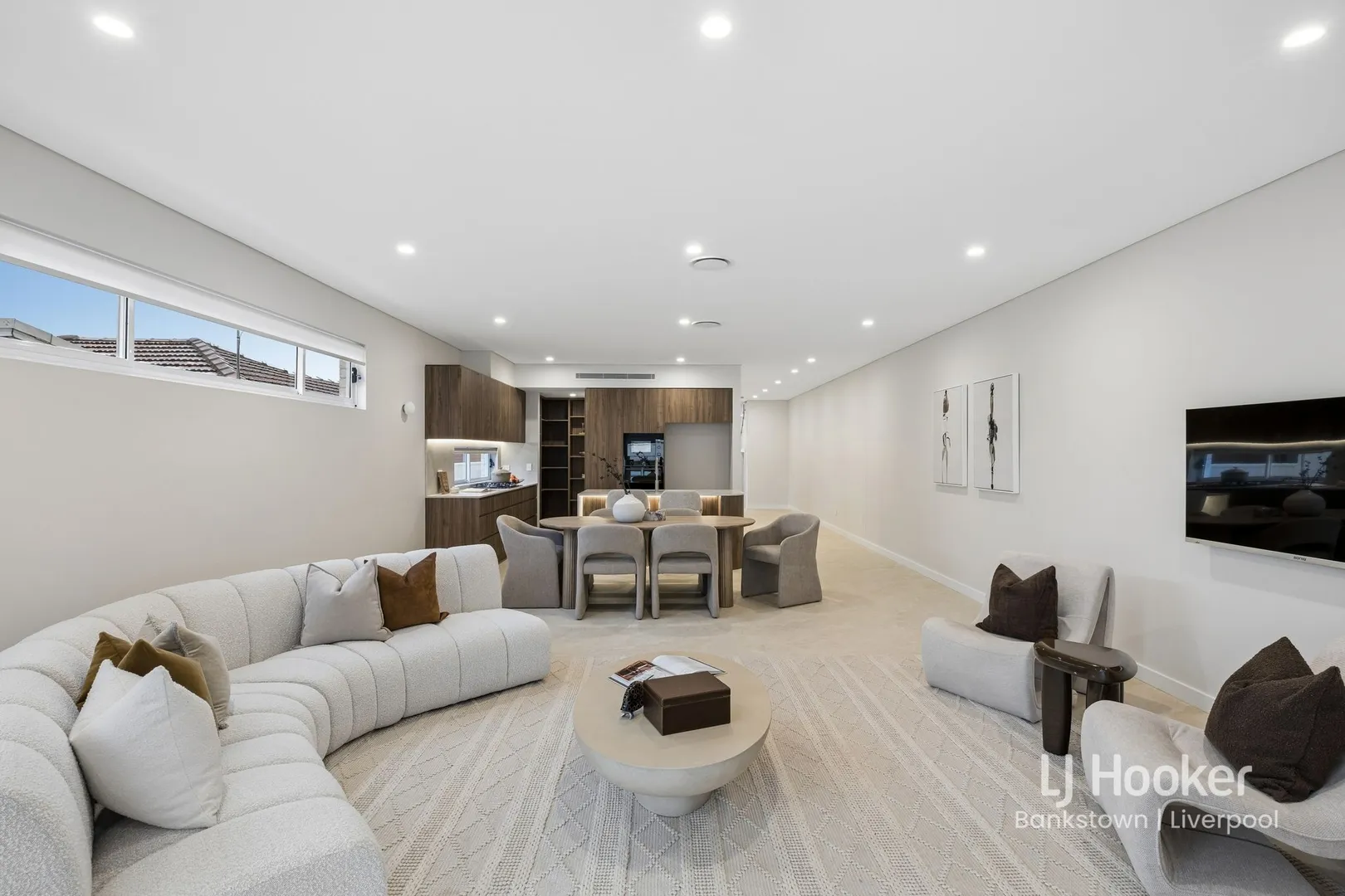 Contemporary Luxury in a Class of Its Own with Space, Style and Sophistication – pohled 3