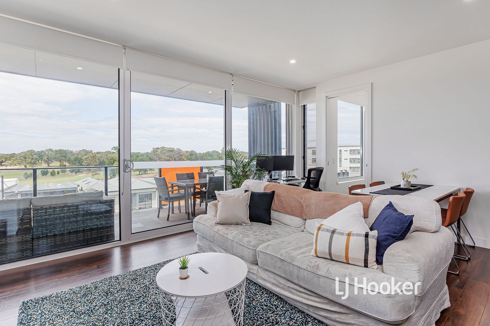 305/2 The Pinery, West Lakes SA 5021, Image 2