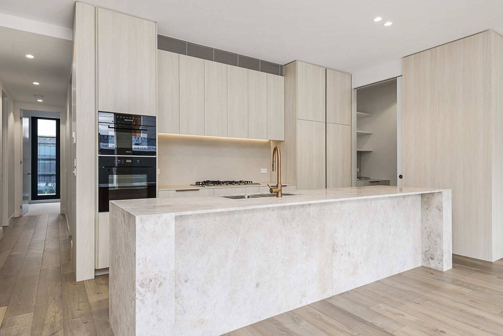 3 bedrooms Apartment / Unit / Flat in 1/820 Glenhuntly Road CAULFIELD SOUTH VIC, 3162