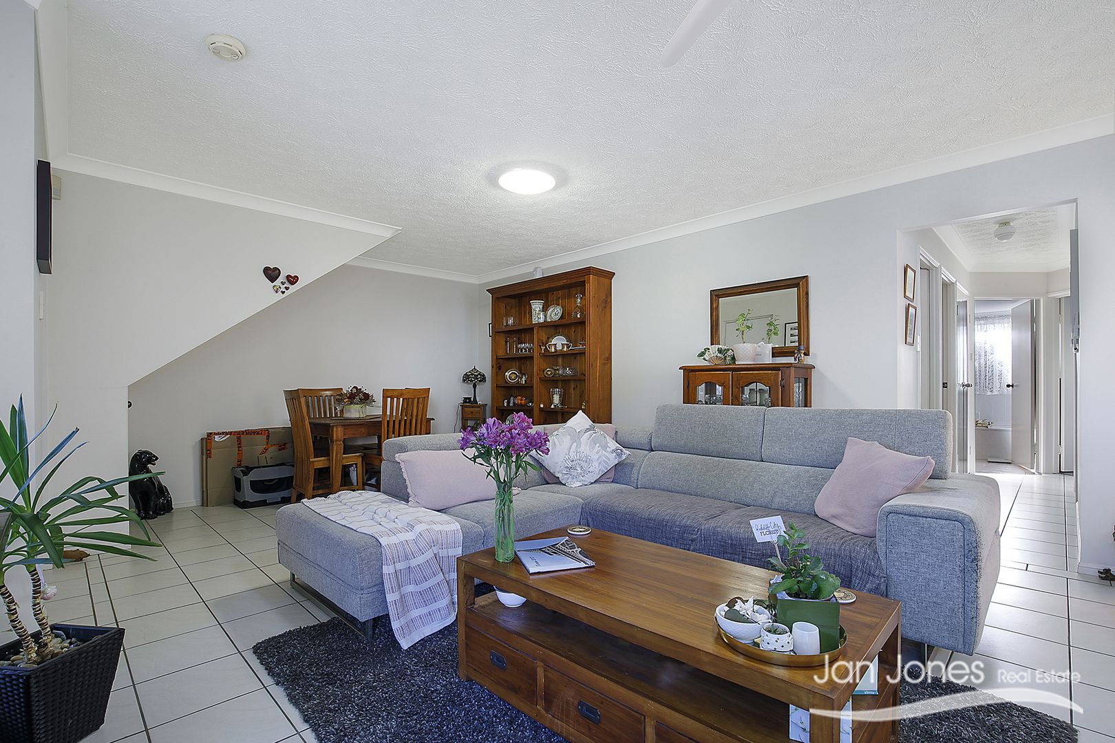 Unit 2/18 Meredith St, Redcliffe QLD 4020, Image 2
