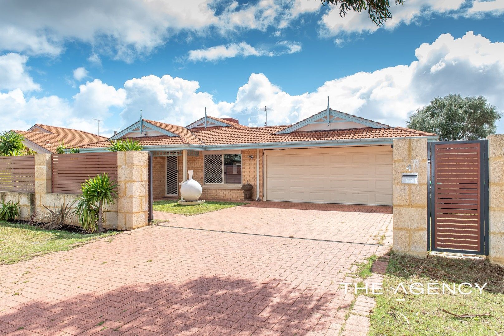 4 Helby Close, Merriwa WA 6030, Image 0