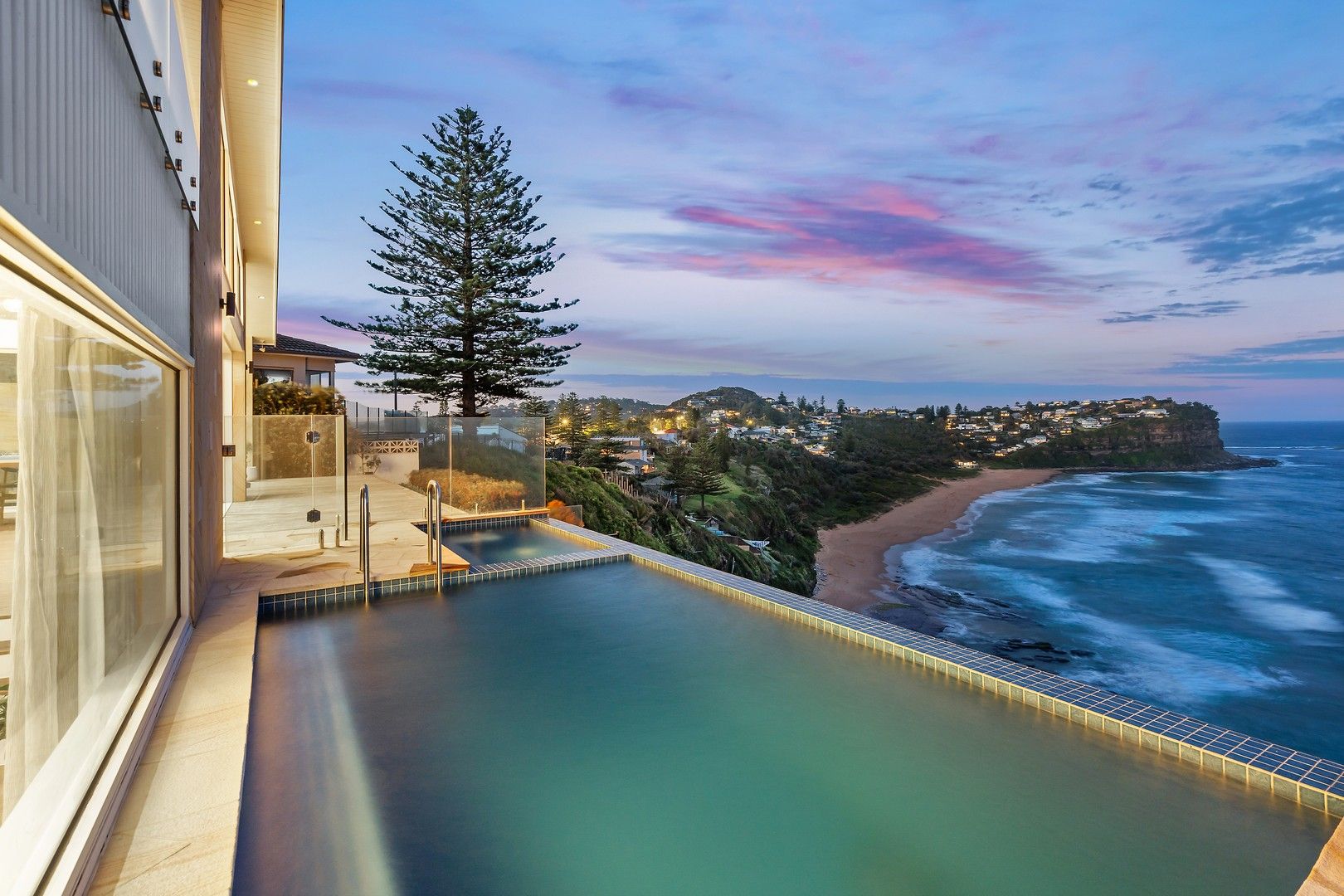 4 bedrooms House in 20 Hillcrest Avenue MONA VALE NSW, 2103