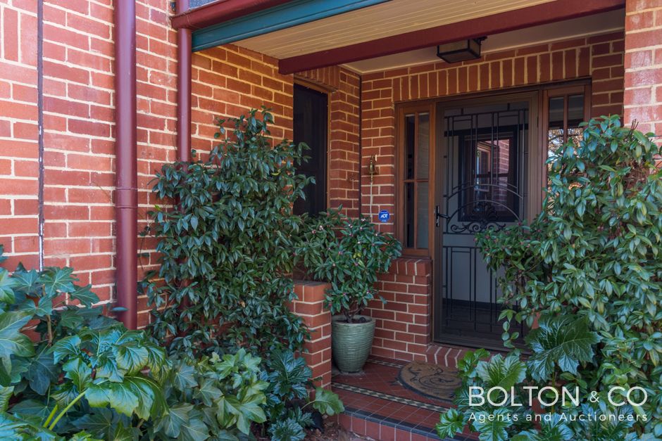 28 Doonkuna Street, Braddon ACT 2612, Image 2