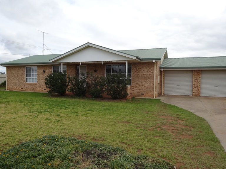 2 Karri Road, LEETON NSW 2705, Image 0