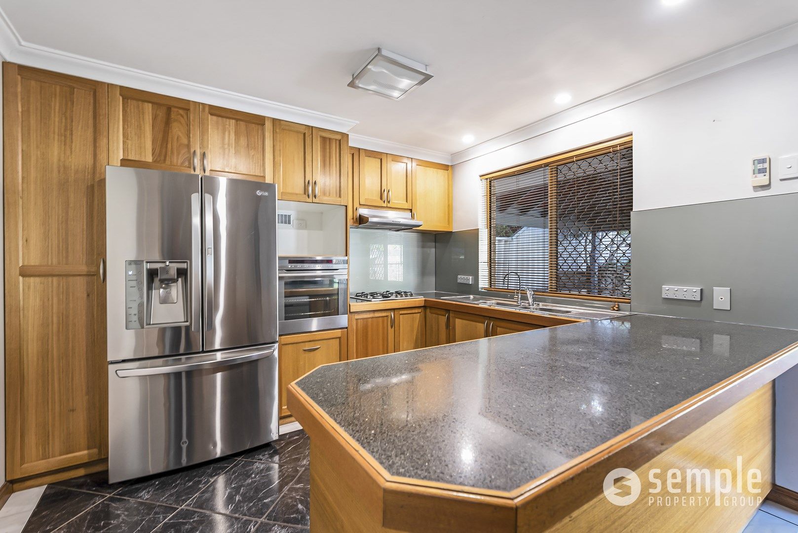 40 Beckett Close (Lake Coogee), Munster WA 6166, Image 0