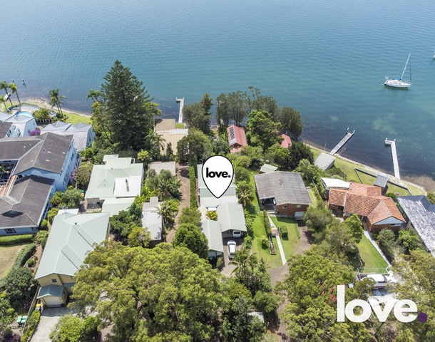 13 Excelsior Parade, Carey Bay NSW 2283