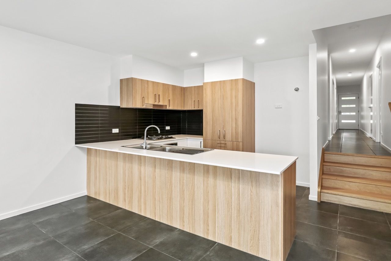4 bedrooms Semi-Detached in 1/11 Leatherwood Grove MORISSET NSW, 2264