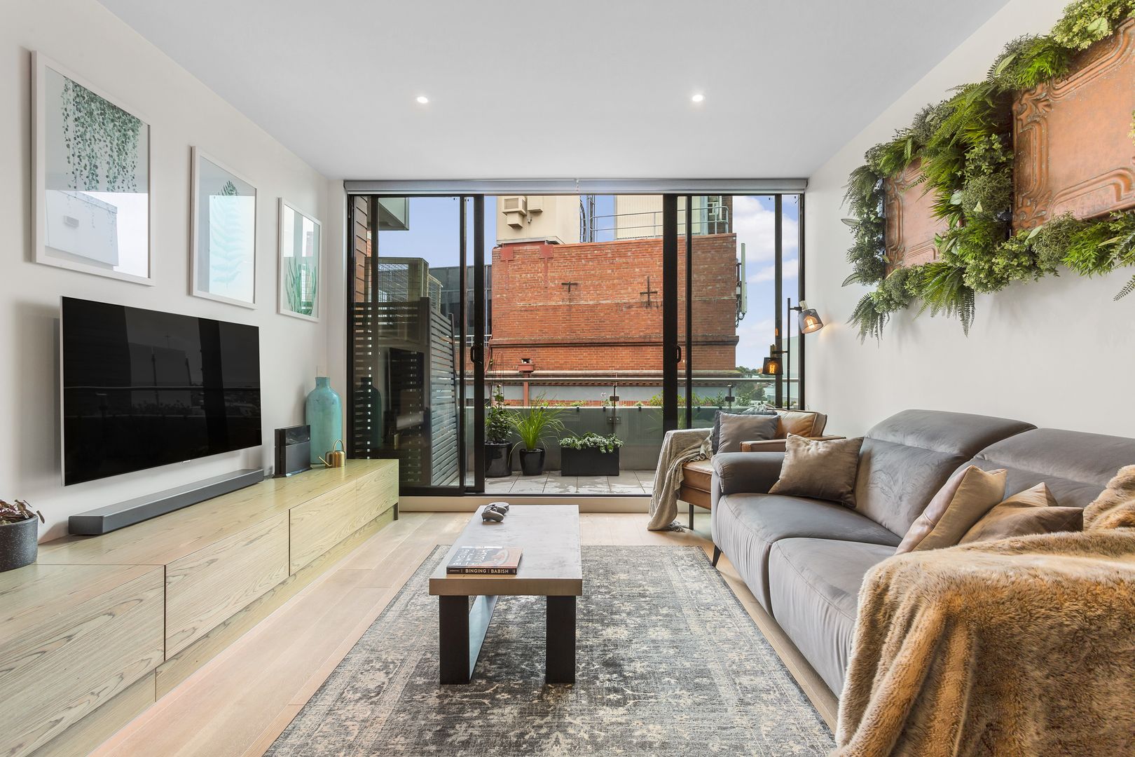 2 bedrooms Apartment / Unit / Flat in 515/88 Trenerry Crescent ABBOTSFORD VIC, 3067