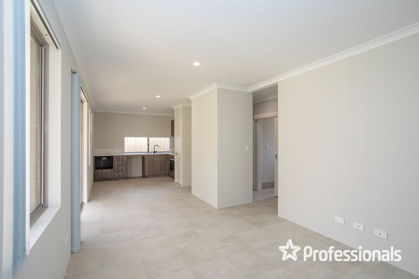 1/43 Braemore Street, Seville Grove WA 6112, Image 2