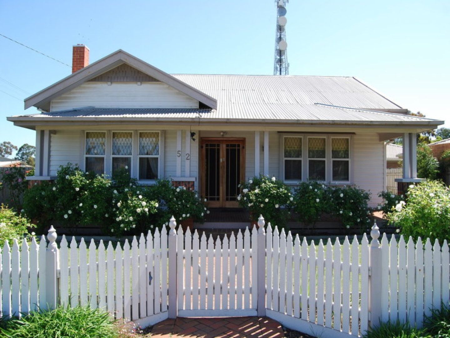 52 Mcculloch Street, Bairnsdale Property History & Address Research
