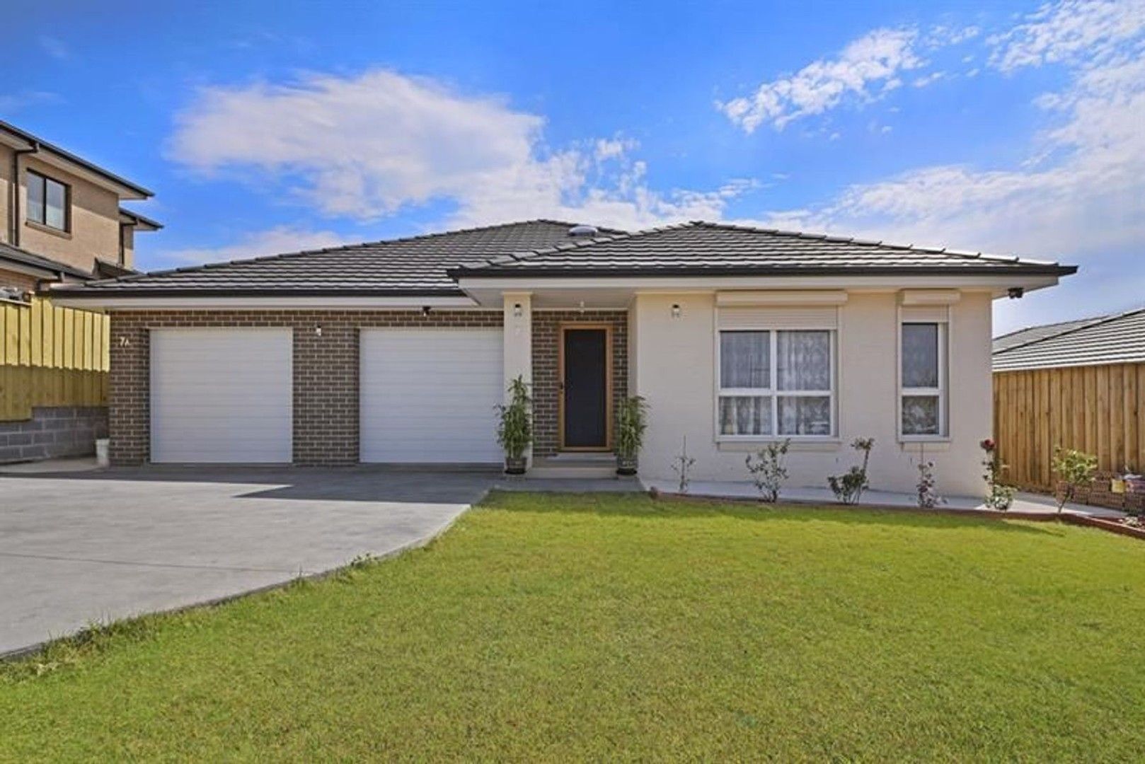 5 bedrooms House in 7 Lunar Place CAMPBELLTOWN NSW, 2560