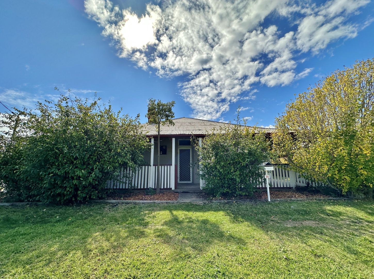 25 Gordon Street, Young NSW 2594, Image 1