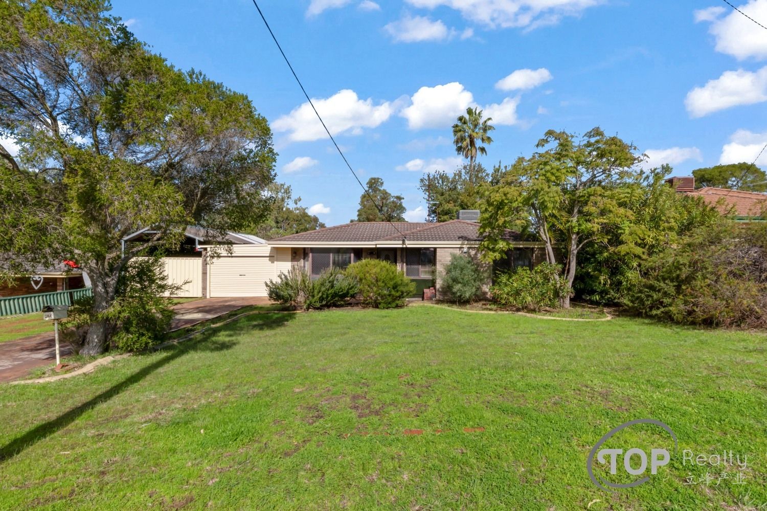 4 bedrooms House in 264 Yangebup Road YANGEBUP WA, 6164