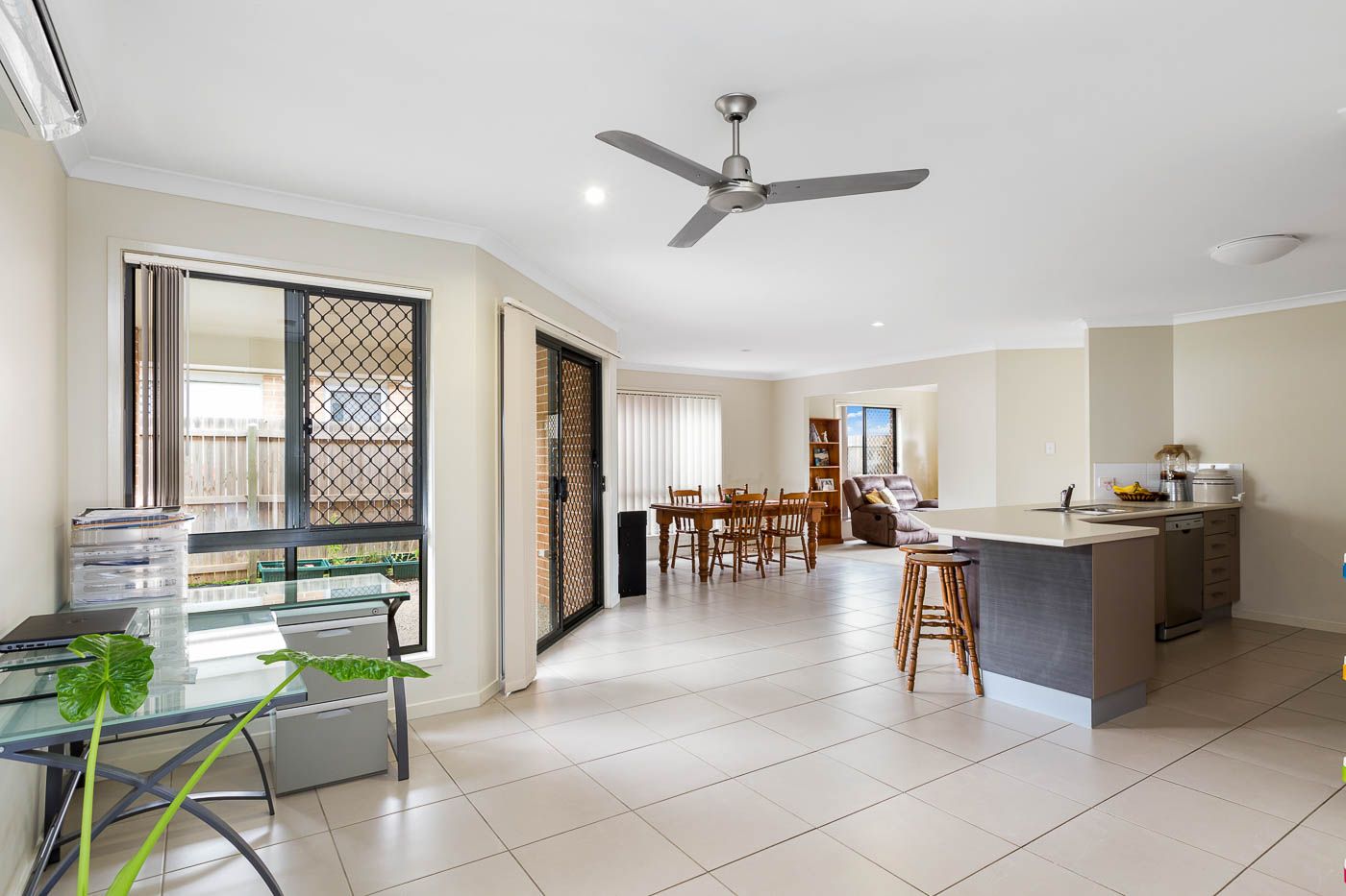 20 Braxlaw Cres, Dakabin QLD 4503, Image 2